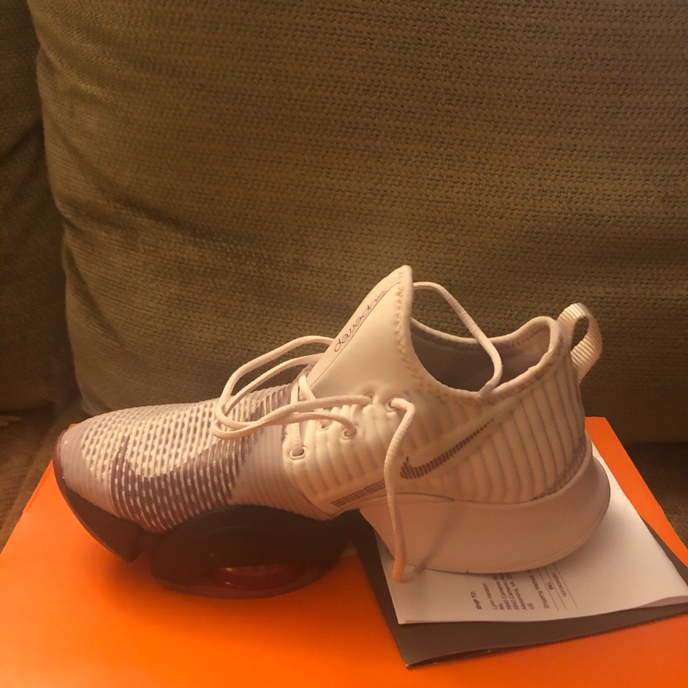 WMNS NIKE AIR ZOOM SUPERPREP